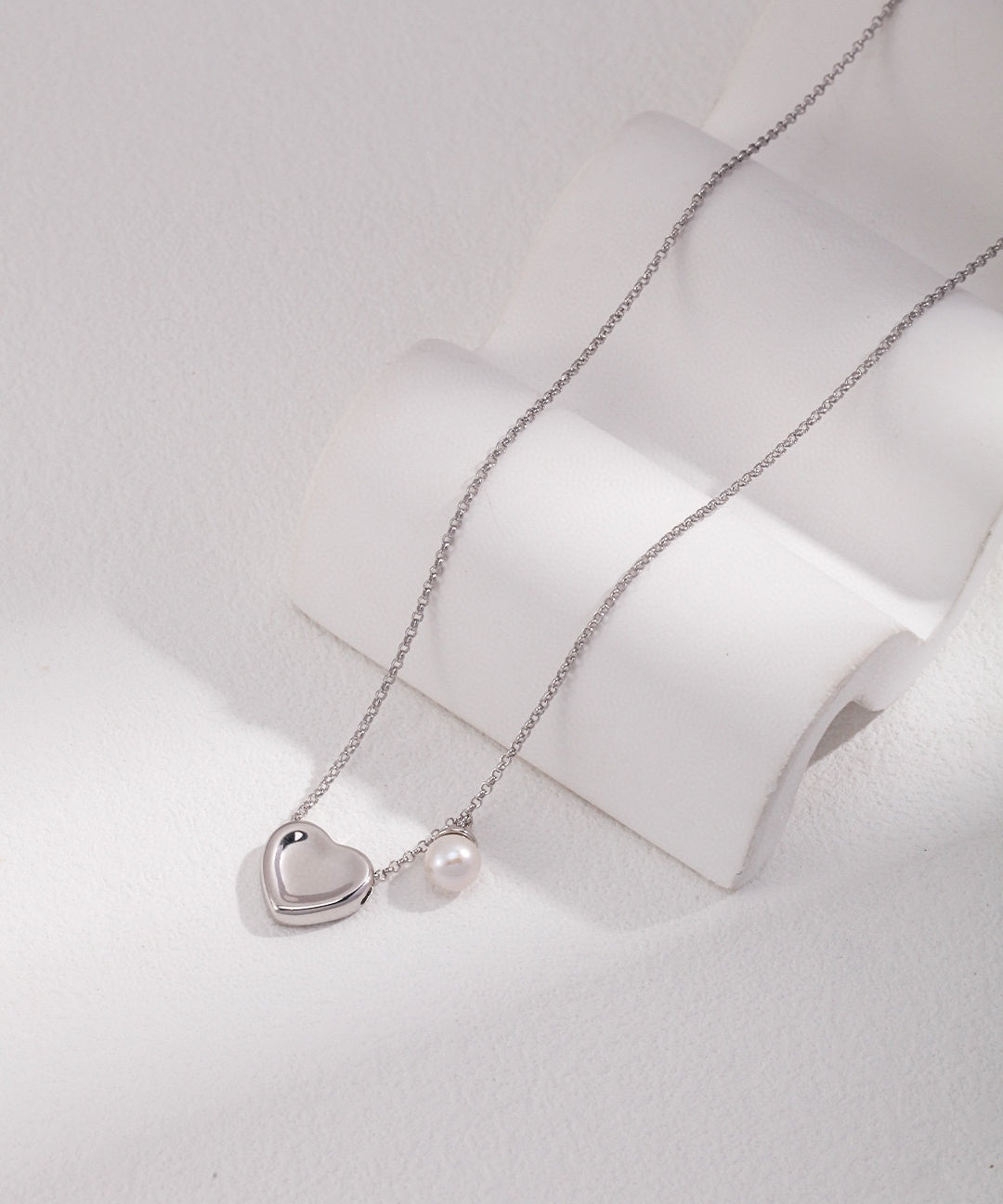 Heart-shaped Pendant Pearl Chain Necklace-Gembea Jewelry