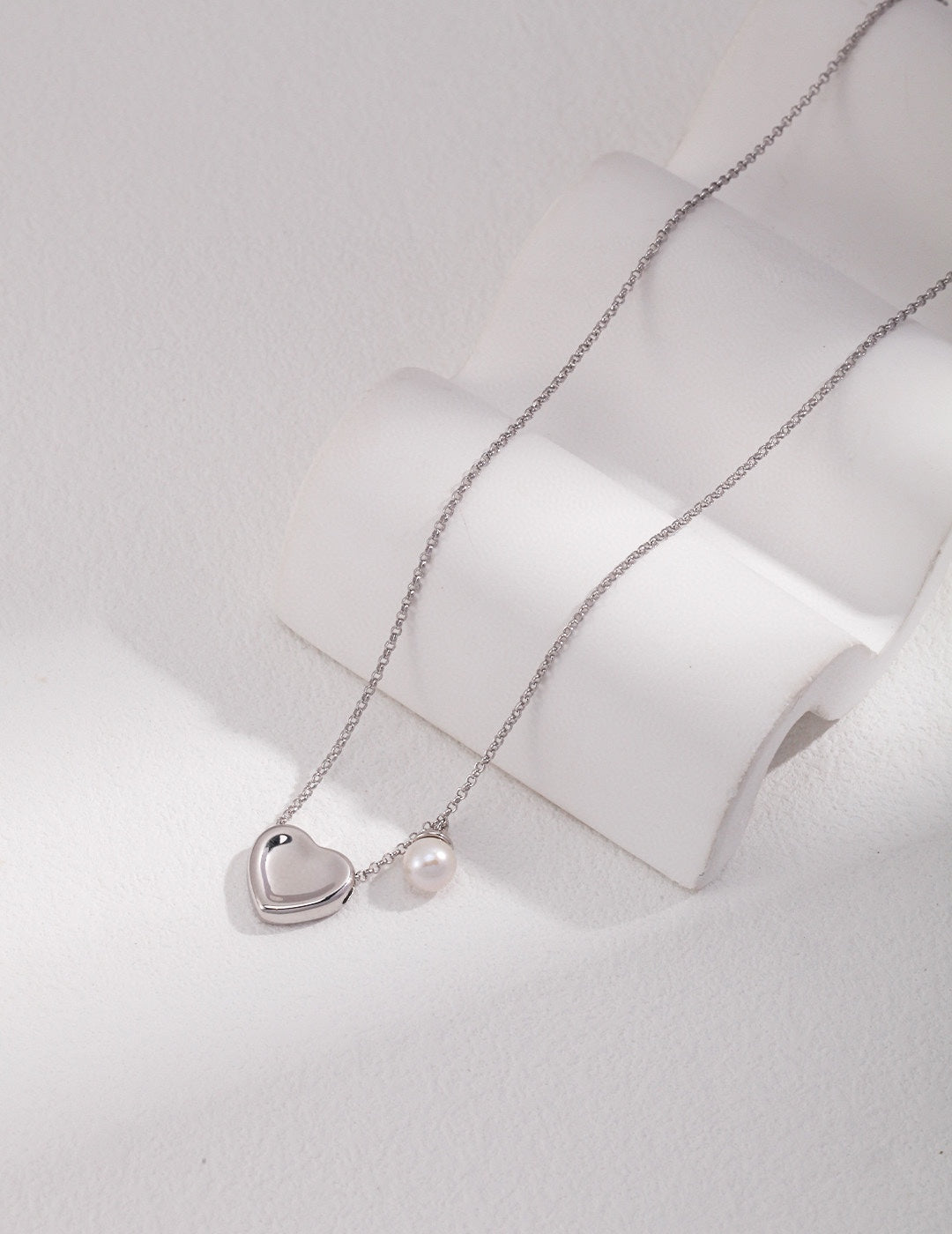Heart-shaped Pendant Pearl Chain Necklace-Gembea Jewelry