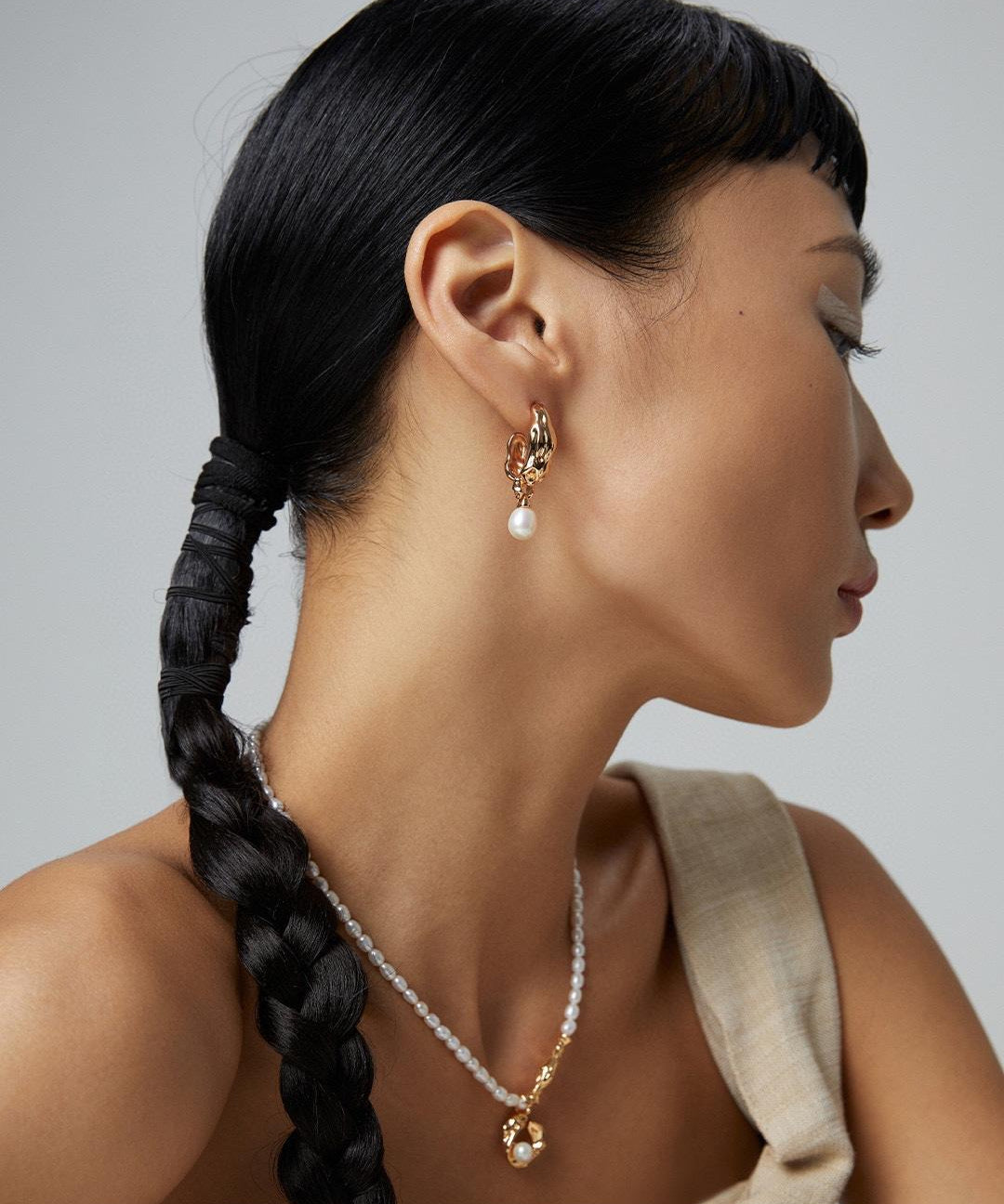 Minimalist Freshwater Pearl Hoop Earrings-Gembea jewelry